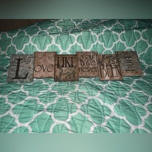 Decorative Wall Art Set with Inspirational Quotes